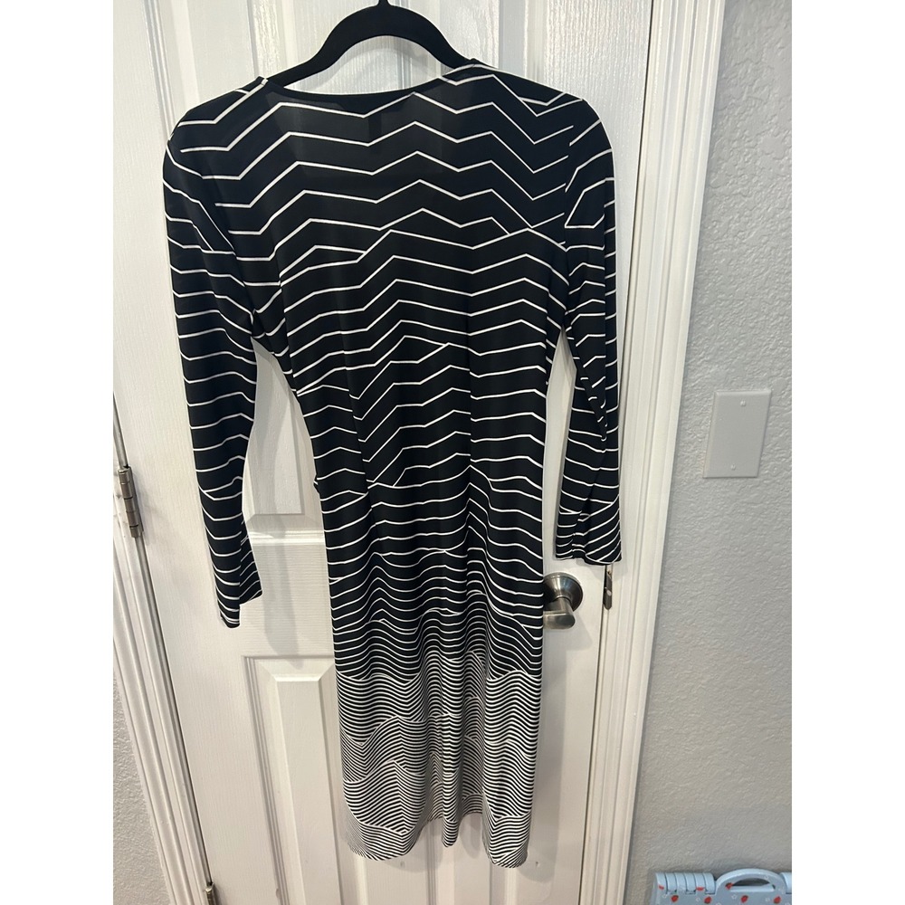 BCBGMAXAZRIA Wrap Dress Black White Chevron Geometric Long Sleeve Office Midi‎